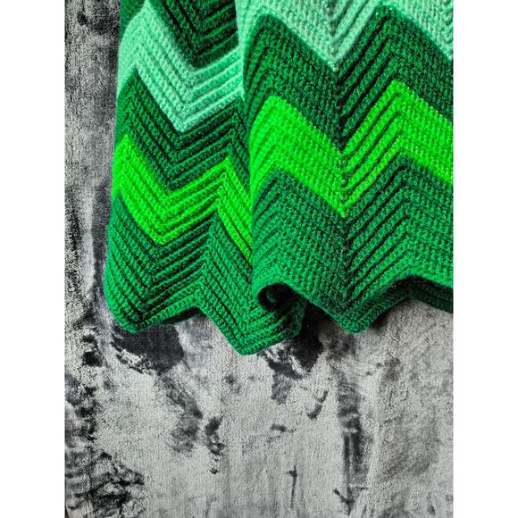 Chevron Green Variegated Crochet Blanket 55 x 62 throw Vintage - Picture 3 of 7